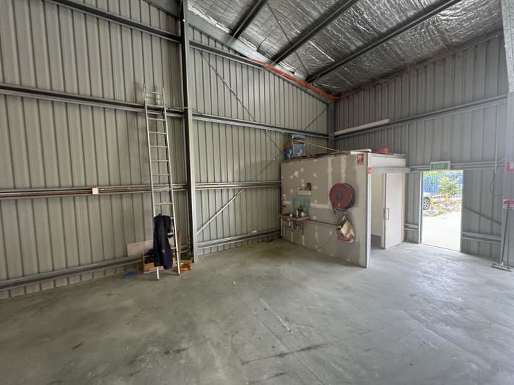 Click to view all images Unit 1/156 Gilmore Road Queanbeyan NSW 2620 - Image 3