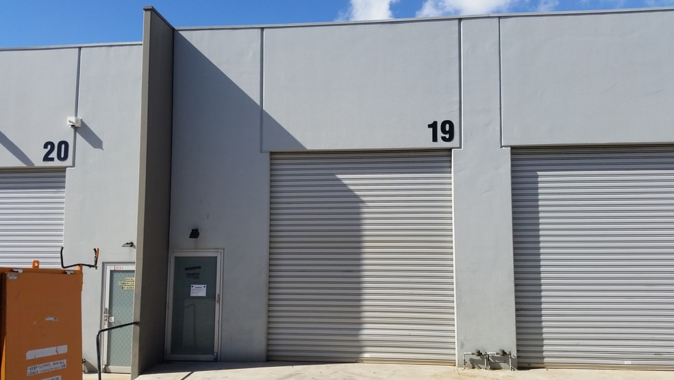 Click to view all images 19/36 Merri Concourse Campbellfield VIC 3061 - Image 1