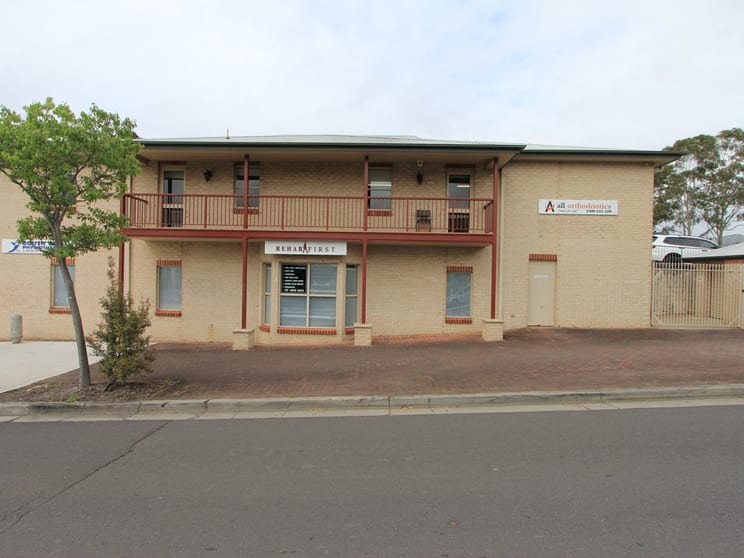 Click to view all images 4+6/300 Queen Street Campbelltown NSW 2560 - Image 2