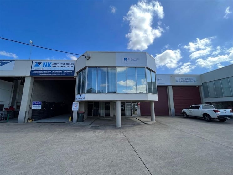 Click to view all images 2/1368 Kingsford Smith Dr Pinkenba QLD 4008 - Image 1