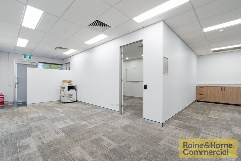 Click to view all images 11/720 Macarthur Avenue Pinkenba QLD 4008 - Image 2