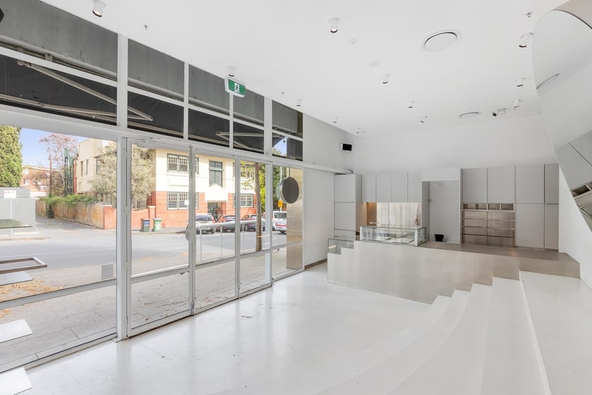 Click to view all images 2C Acland Street St Kilda VIC 3182 - Image 2