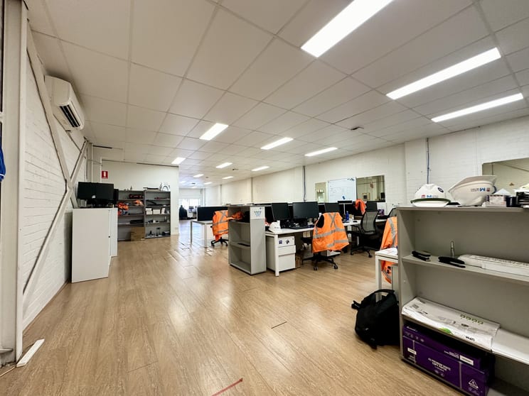 Click to view all images 2/72 Wyndham Street Alexandria NSW 2015 - Image 2