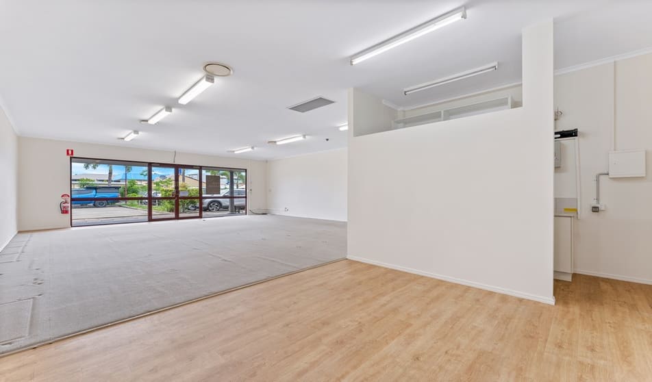 Click to view all images 4/62 Main Street Pialba QLD 4655 - Image 2