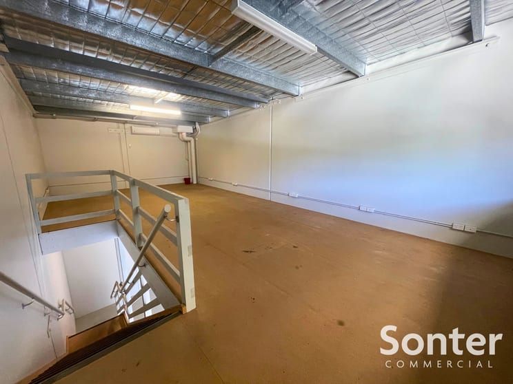 Click to view all images 2/20 Harrington Street Arundel QLD 4214 - Image 5