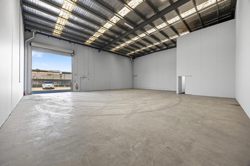 Click to view all images 43 Bayside Avenue Port Melbourne VIC 3207 - Image 2