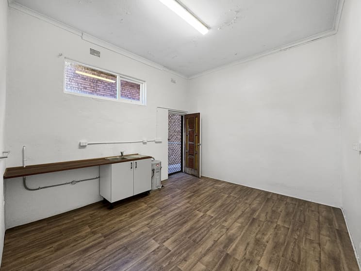 Click to view all images 26 Belmore Street Wollongong NSW 2500 - Image 3