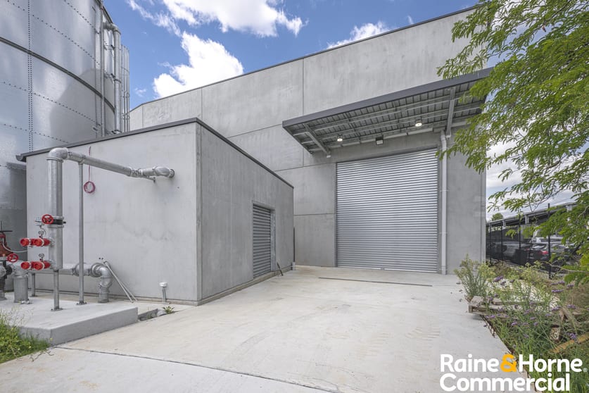 Click to view all images 44 Topham Road Smeaton Grange NSW 2567 - Image 2