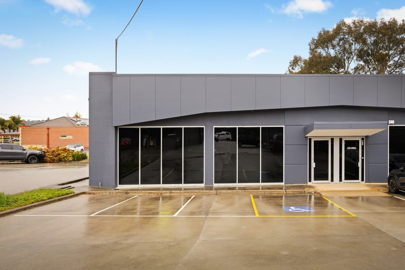 6b/1a Moorefield Park Drive Wodonga VIC 3690 - Image 1