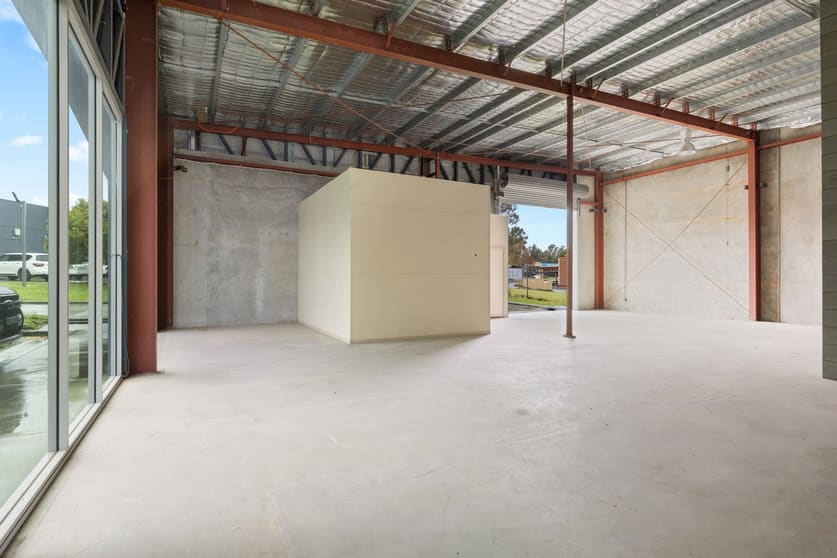 6b/1a Moorefield Park Drive Wodonga VIC 3690 - Image 2