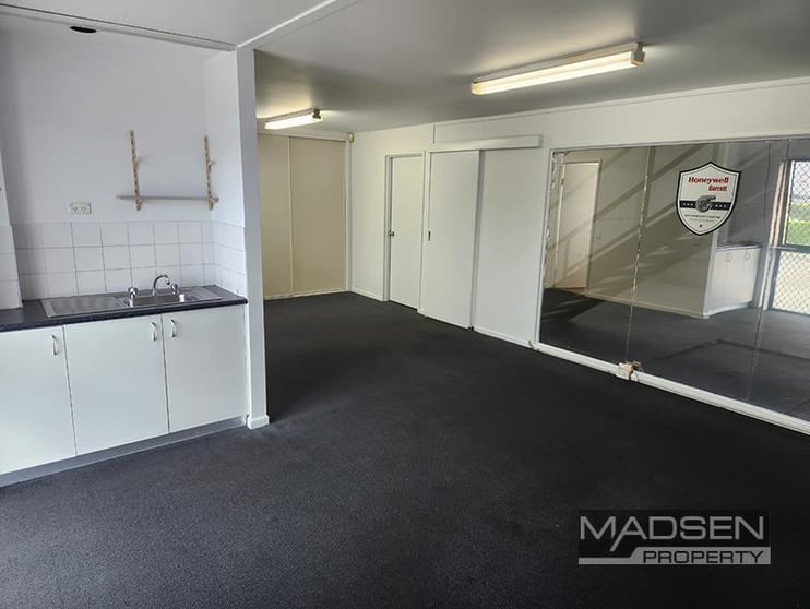 Click to view all images 2/14 Rodwell Street Archerfield QLD 4108 - Image 3