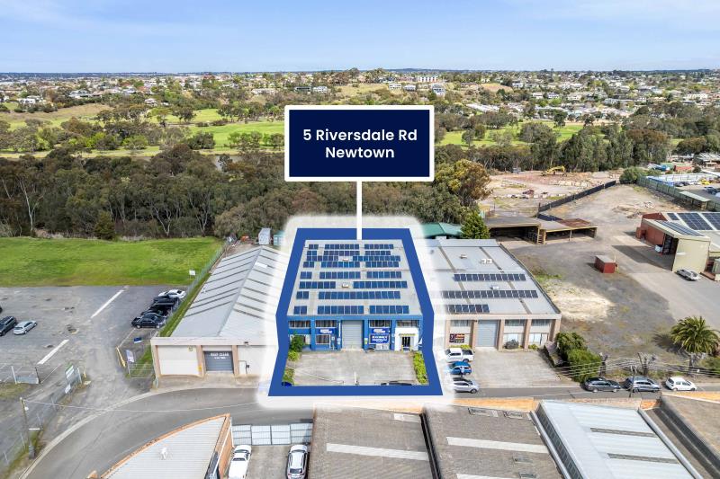 Click to view all images 5 Riversdale Road Newtown VIC 3220 - Image 2