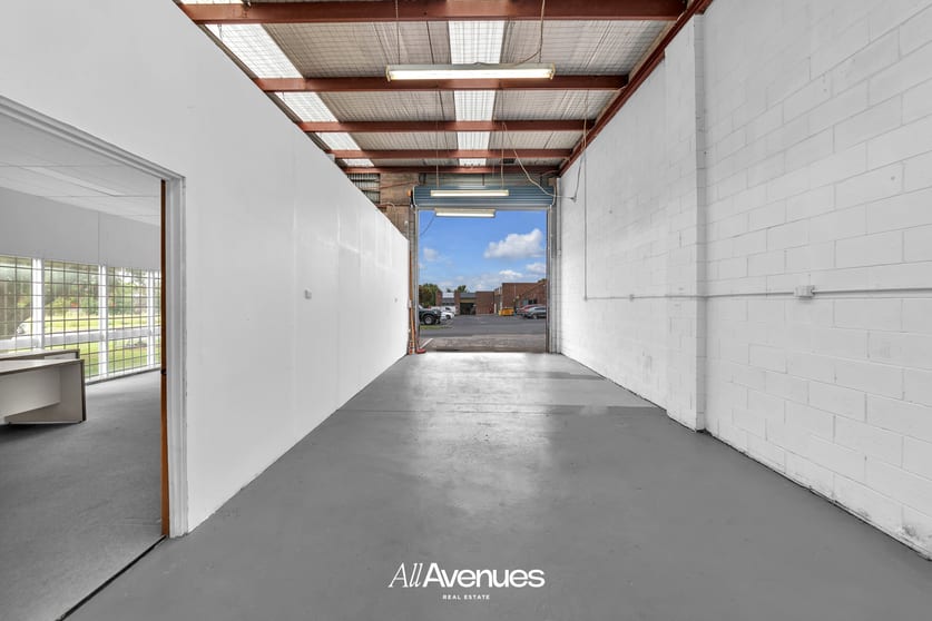 Click to view all images 1/50 Station Street Cranbourne VIC 3977 - Image 1