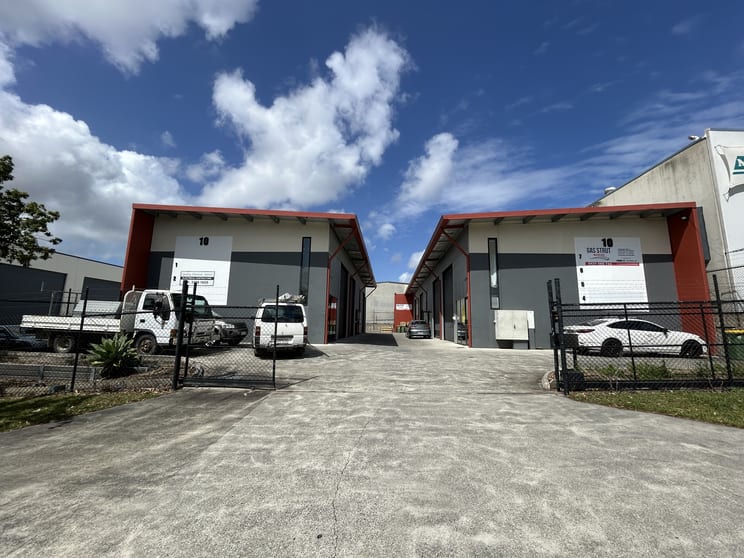 Click to view all images 4/10 Tombo Street Capalaba QLD 4157 - Image 2