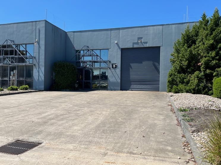 Click to view all images 5/126-134 Fairbank Road Clayton South VIC 3169 - Image 1