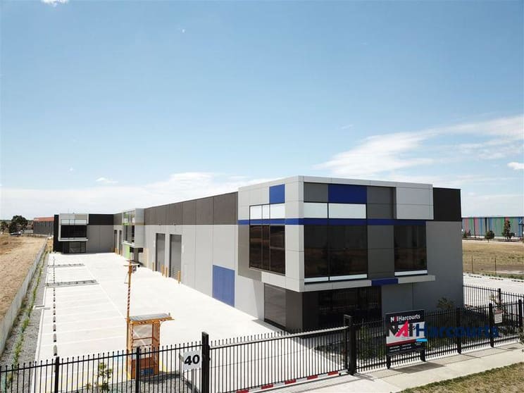 Click to view all images 4/40 McKellar Way Epping VIC 3076 - Image 3
