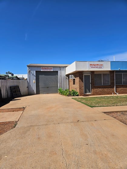 Click to view all images 2/235 Dugan Street Kalgoorlie WA 6430 - Image 2