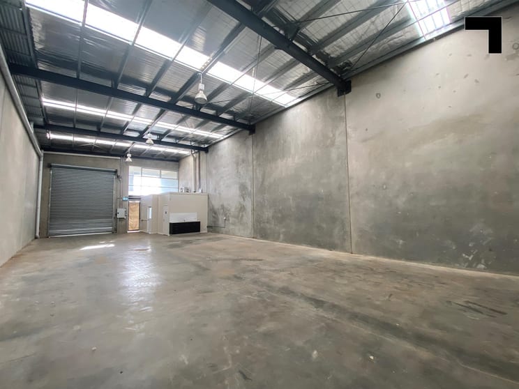 Click to view all images 92 Davies Avenue Sunshine North VIC 3020 - Image 2