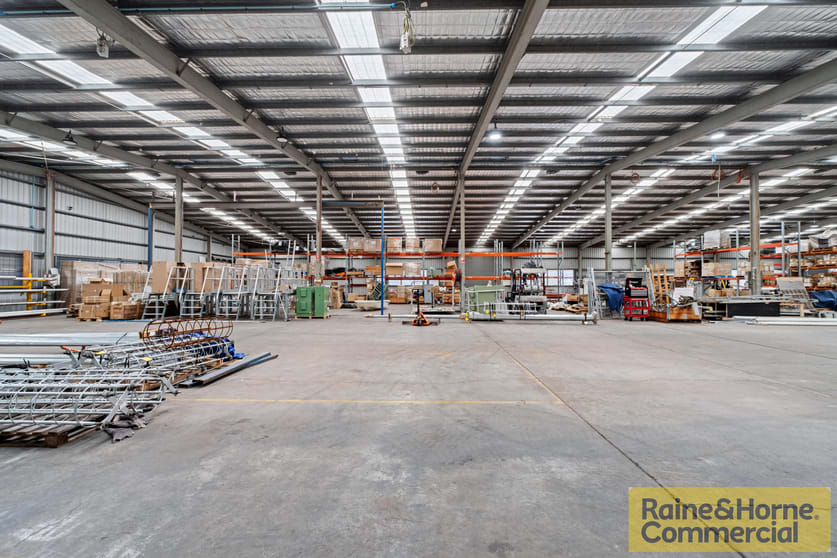 Click to view all images 2/29 Lathe Street Virginia QLD 4014 - Image 3