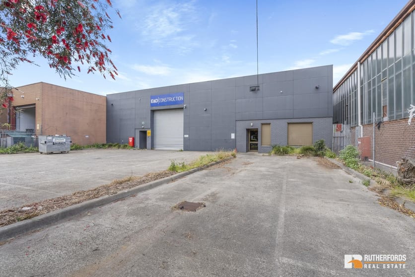 Click to view all images 35 Temple Drive Thomastown VIC 3074 - Image 1