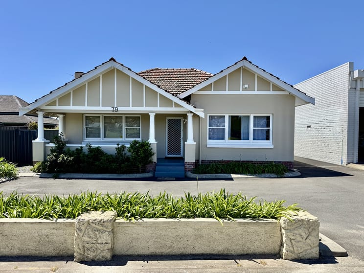 Click to view all images 1/79 Forrest Avenue South Bunbury WA 6230 - Image 1