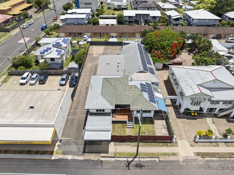 Click to view all images 105 Targo Street Bundaberg South QLD 4670 - Image 1