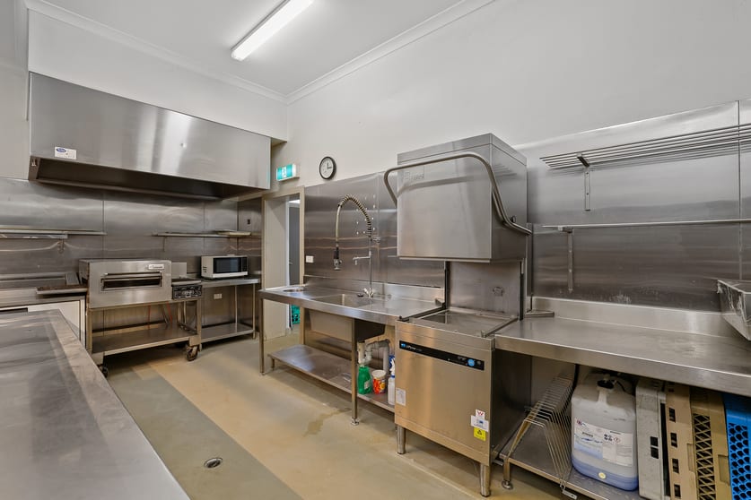 Click to view all images Ground Floor / 81 Queen Street Warragul VIC 3820 - Image 2