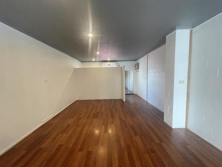 Click to view all images 2/145-147 Lake Street Cairns City QLD 4870 - Image 2