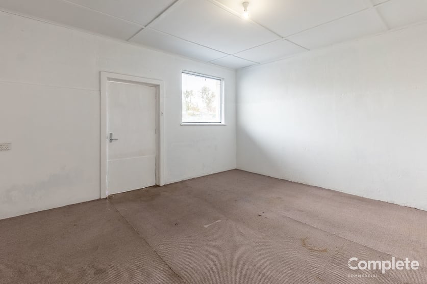 Click to view all images 12B COMMERCIAL STREET WEST Mount Gambier SA 5290 - Image 2