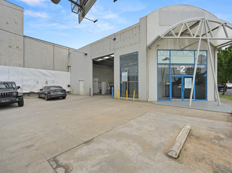 Click to view all images 2 Moore Road Airport West VIC 3042 - Image 3
