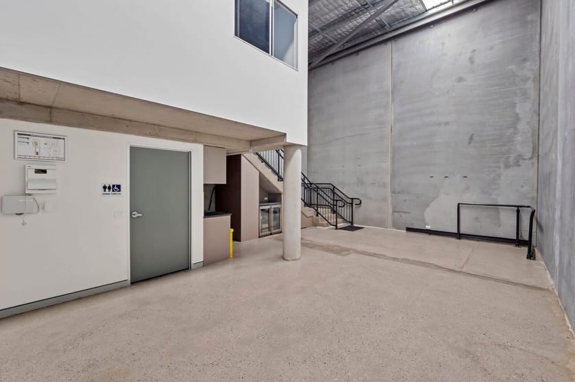 Click to view all images 34 8 Jullian Close Banksmeadow NSW 2019 - Image 3