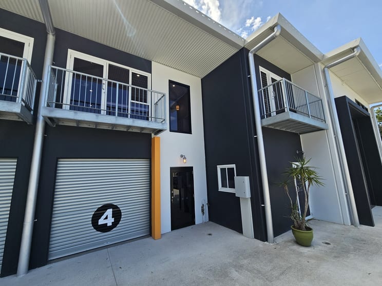 Click to view all images Currumbin Waters QLD 4223 - Image 1