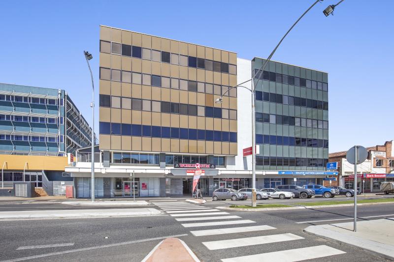 Click to view all images Level 6 Suite B/34 East Street Rockhampton City QLD 4700 - Image 1
