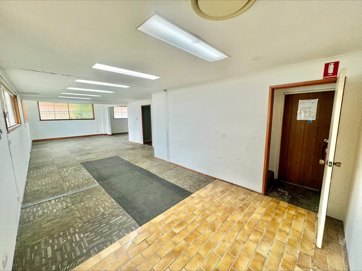 Click to view all images 3/13-15 Mitchell Road Brookvale NSW 2100 - Image 3