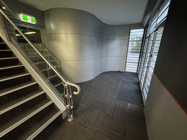 Click to view all images 1/26 Newheath Drive Arundel QLD 4214 - Image 3