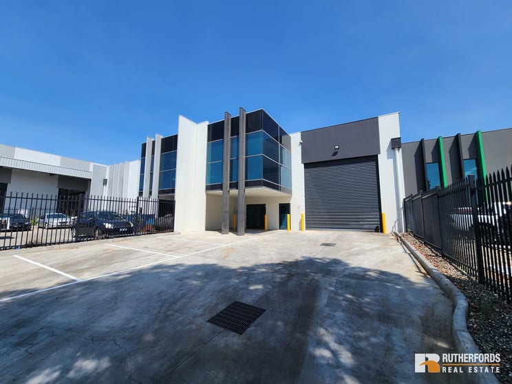 Click to view all images 55 East Derrimut Crescent Derrimut VIC 3026 - Image 1