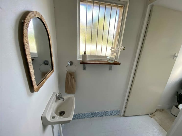 Click to view all images Suite 4/34 President Avenue Caringbah NSW 2229 - Image 3