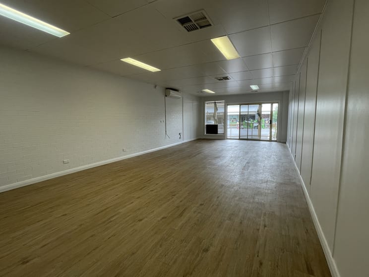 Click to view all images 133 Burrangong Street Grenfell NSW 2810 - Image 2