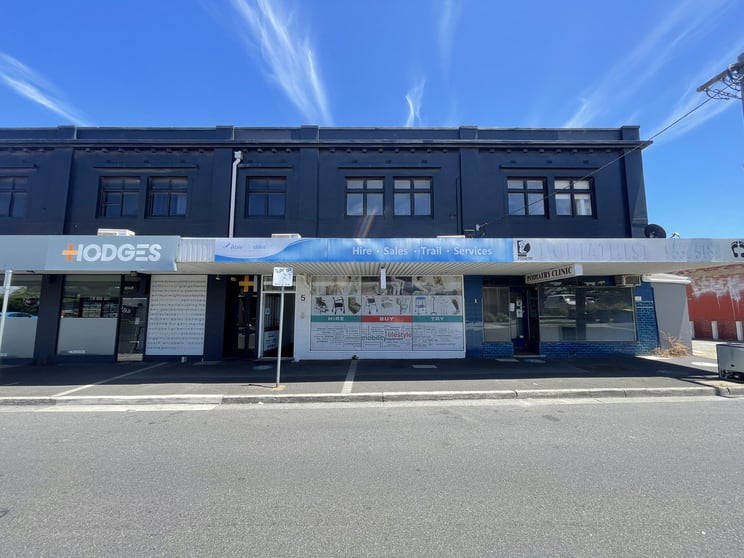 Click to view all images 5 Nicholson Street Bentleigh VIC 3204 - Image 1