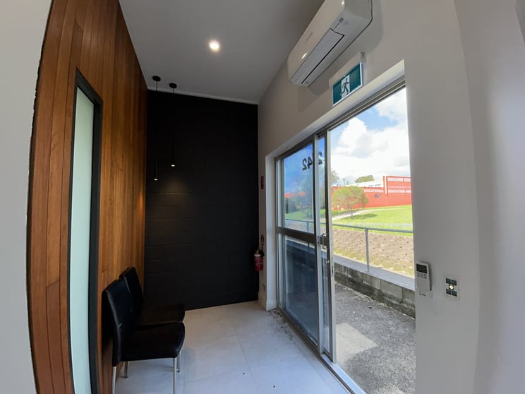 2/42 Dominions Road Ashmore QLD 4214 - Image 1
