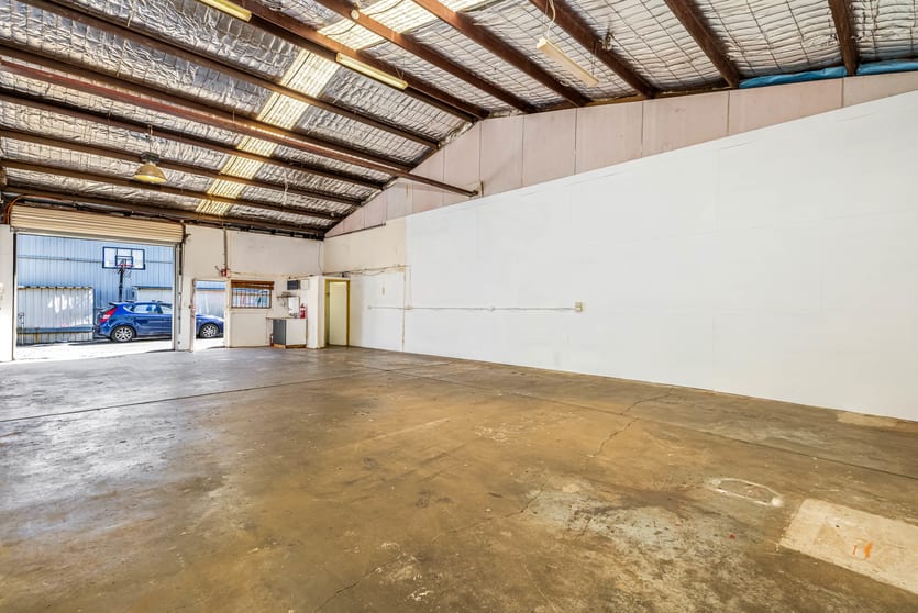 Click to view all images 1 & 2/13-15 Warraba Road North Narrabeen NSW 2101 - Image 2