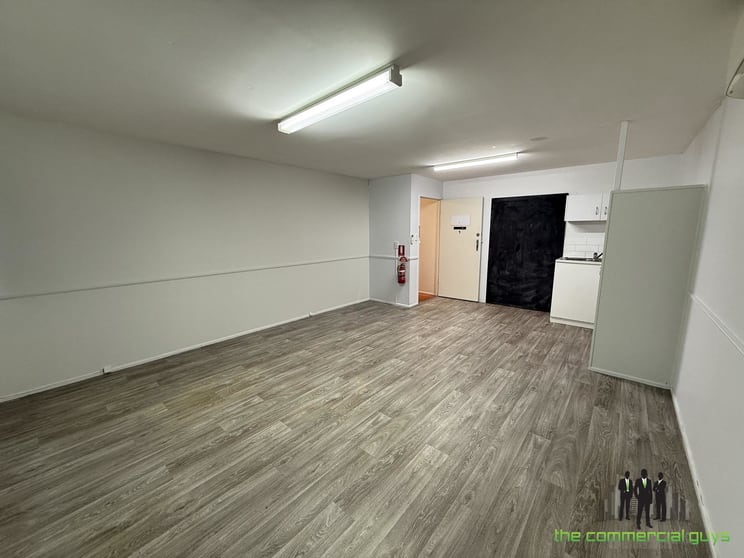 Click to view all images 4/1438 Anzac Ave Kallangur QLD 4503 - Image 1