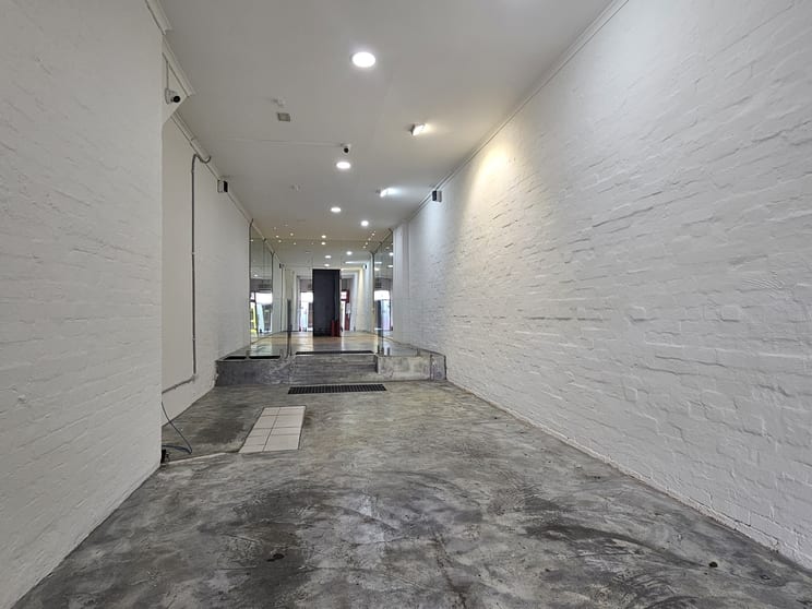 Click to view all images 148 Acland Street St Kilda VIC 3182 - Image 2
