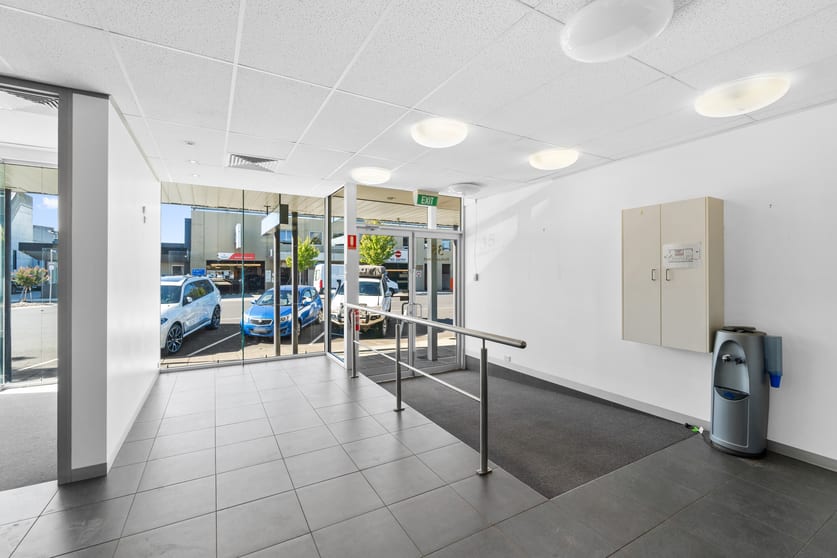 Click to view all images 35 Hotham Street Traralgon VIC 3844 - Image 3