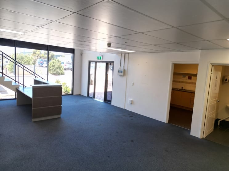 Click to view all images 1/1 President Street Welshpool WA 6106 - Image 3