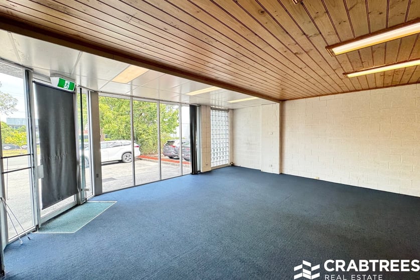 Click to view all images 4 Rocco Drive Scoresby VIC 3179 - Image 3