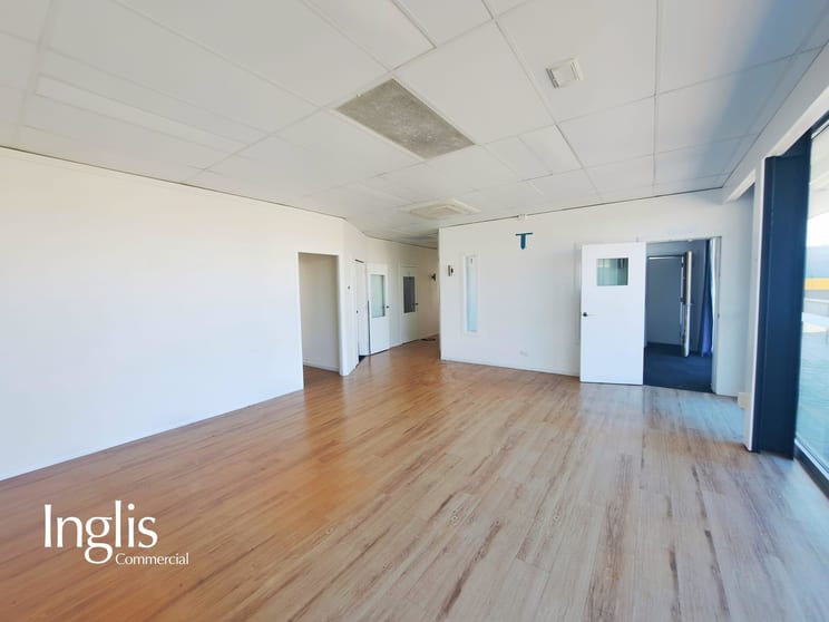 Click to view all images 5/11 Rodeo Road Gregory Hills NSW 2557 - Image 3