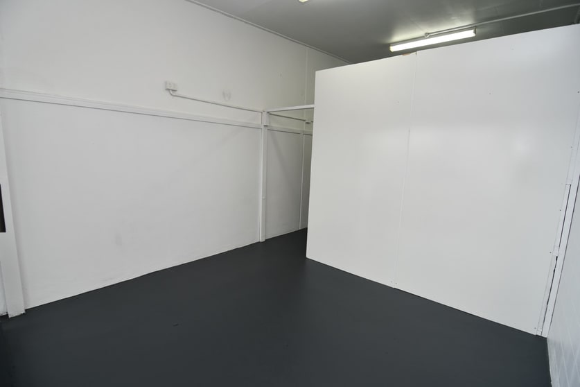 Click to view all images Shop B/213-215 Charters Towers Road Mysterton QLD 4812 - Image 3