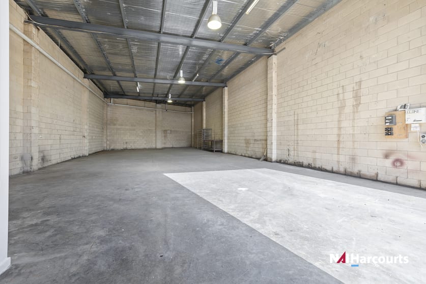 Click to view all images 2/10 Lambert Avenue Newtown VIC 3220 - Image 2