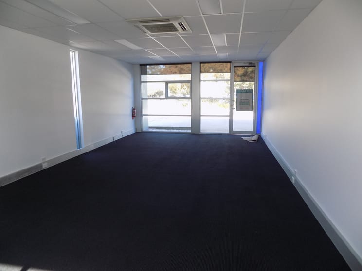 Click to view all images 4/107 Tulip Street Cheltenham VIC 3192 - Image 3